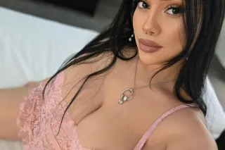 the girl of your dreams in real life💕💖🌹 - Image 1